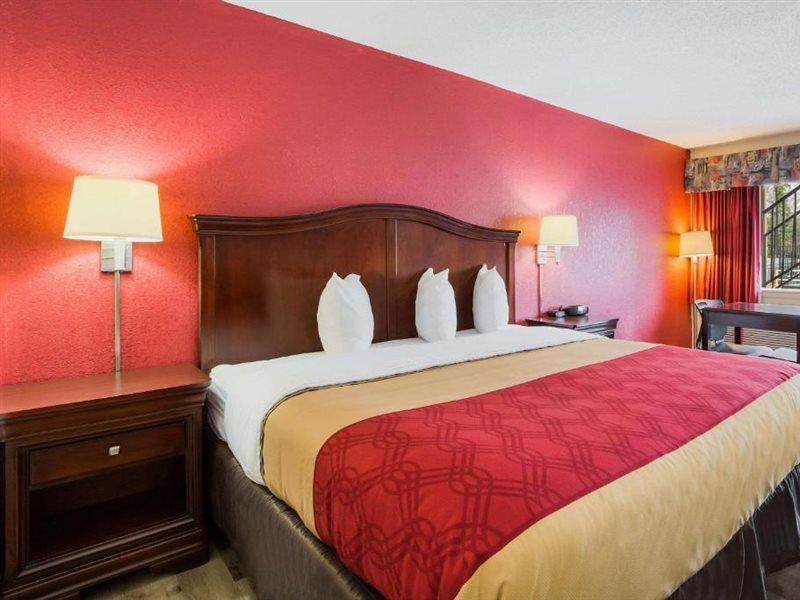 Econo Lodge Historic Area Williamsburg Eksteriør billede